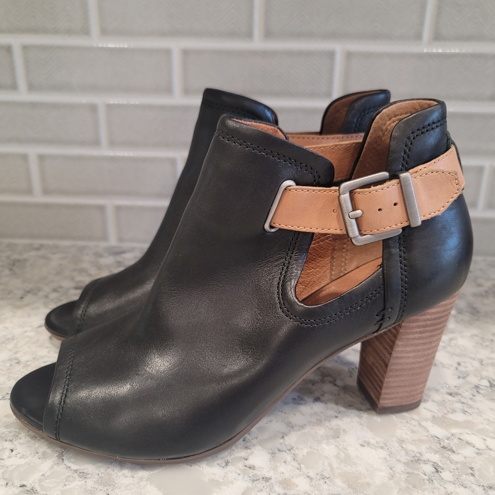 Clarks Artisan Leather Open Toe Side Cut Out Stacked Wood Heel Ankle Booties